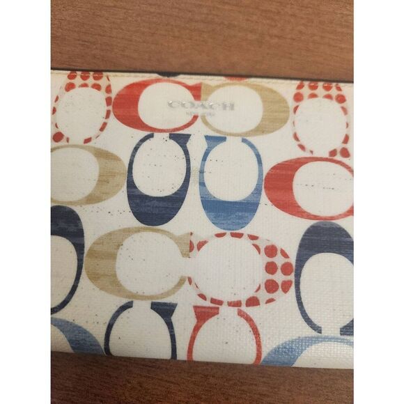 Coach Signature 'C' Bleecker muli color Zip Wallet - Picture 2 of 8